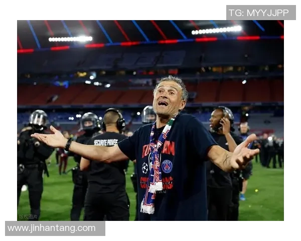 国王杯惊现冷门巴黎圣日耳曼狂胜那不勒斯四球逆转引发全场沸腾