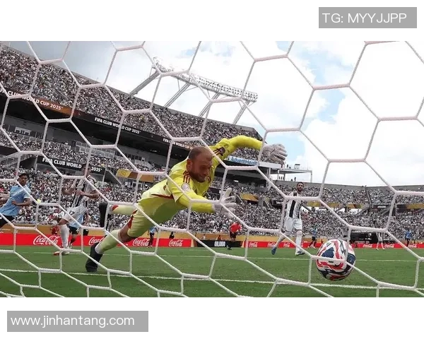 曼城友谊赛大胜尤文图斯全场逆转瞬间战术分析与精彩回顾